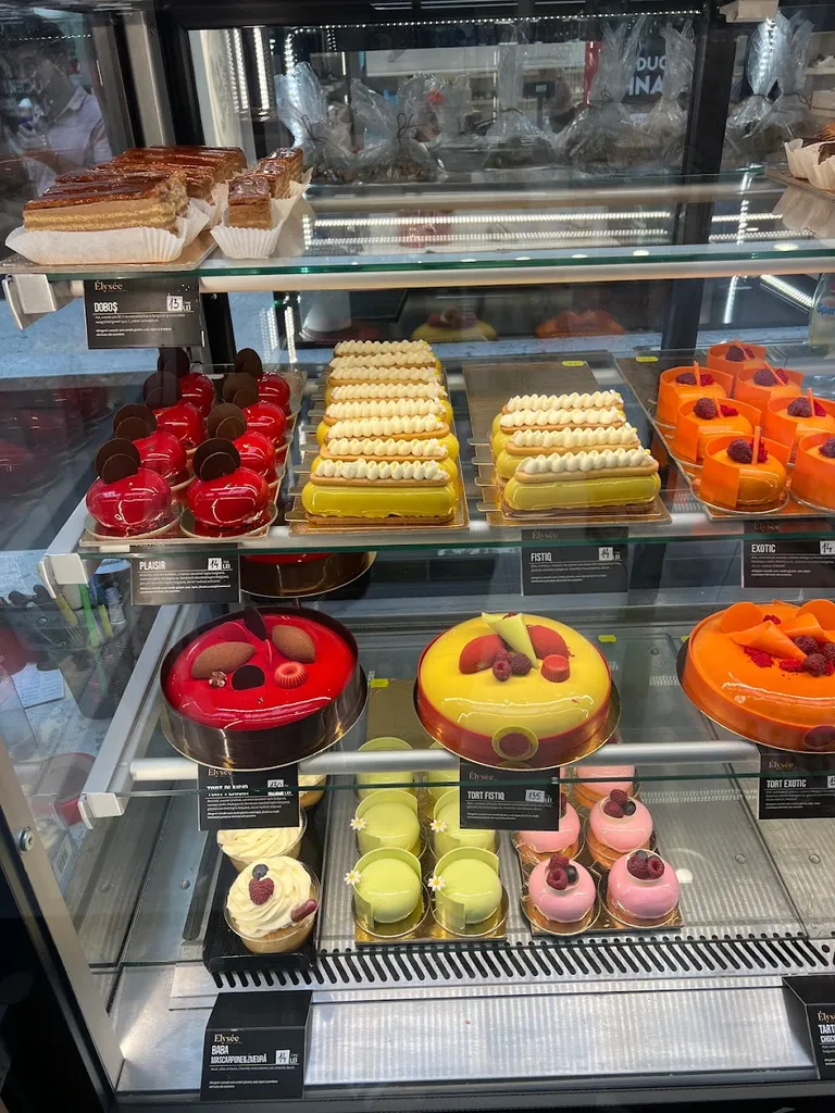 3 Sweet Mrs' Bakery & Grocery