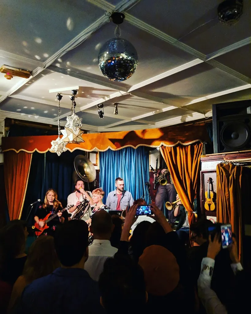 5b Urban Bar