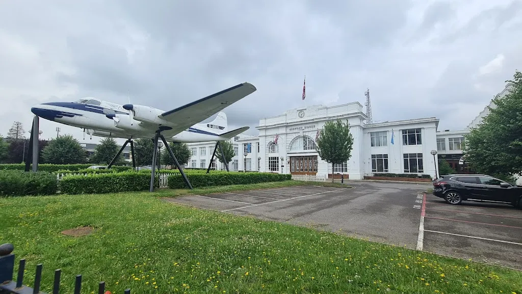 Airport House