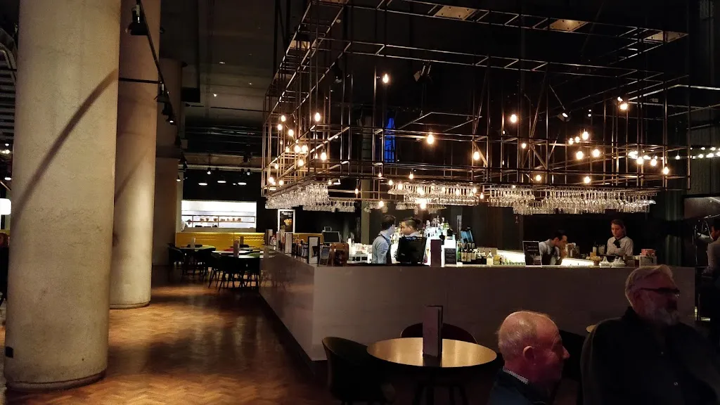 American Express Invites Lounge