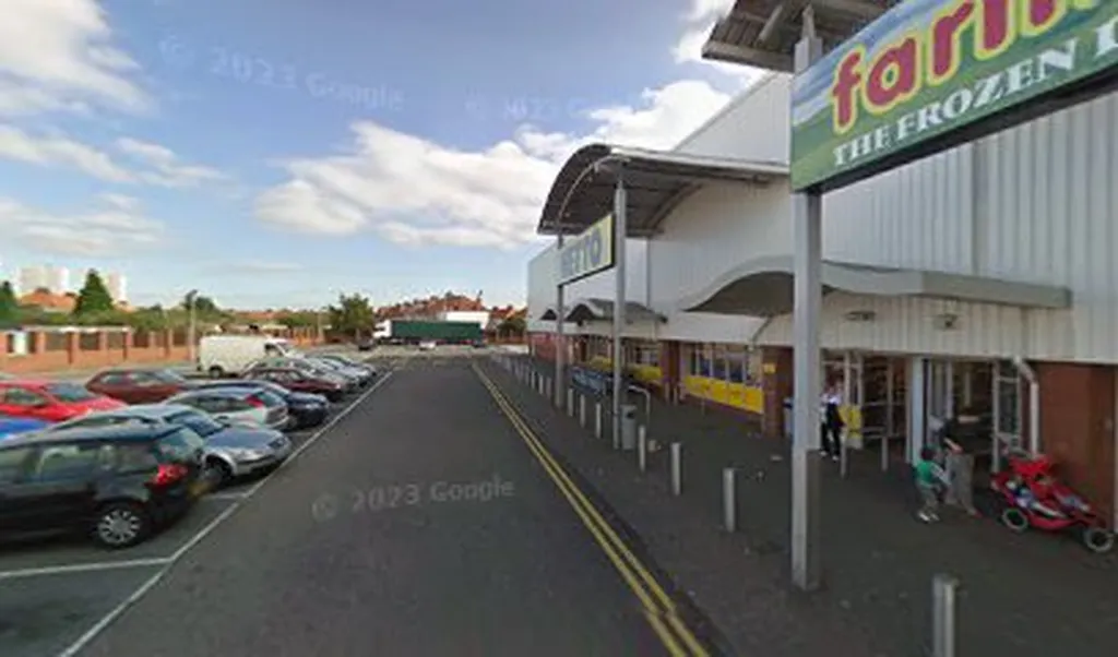 ATM (Asda Ponders End - SM)