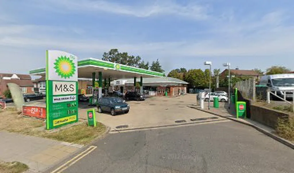 ATM (BP Northolt Park Connect)