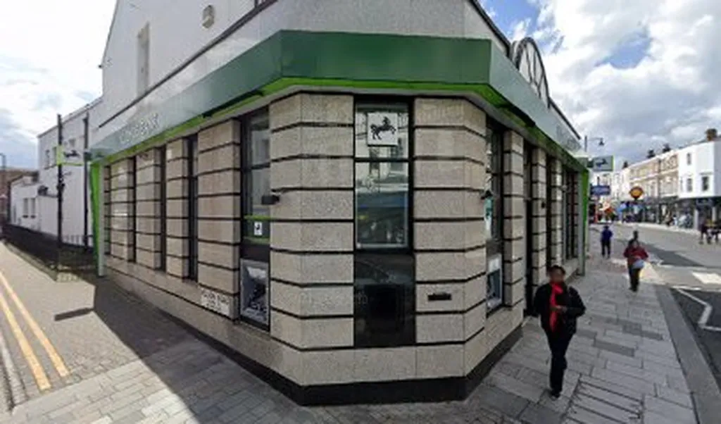 ATM (Lloyds - Sidcup)