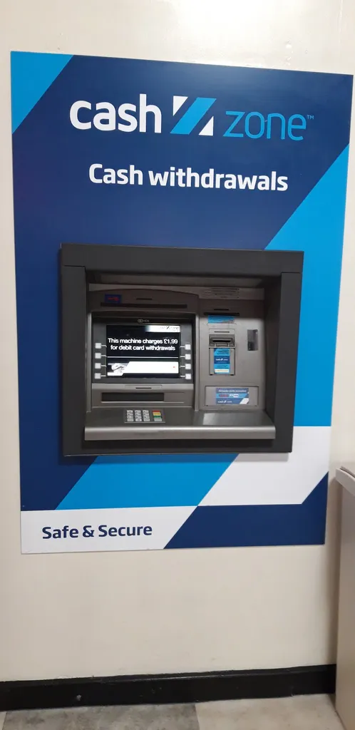 ATM (Moto Heston West)