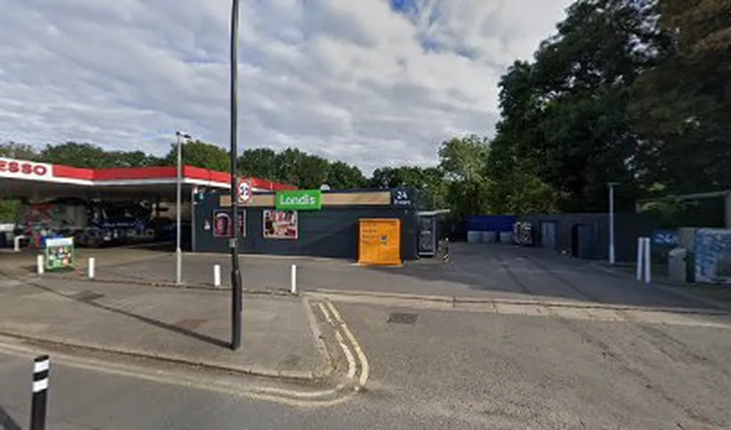 ATM (MRH - Southall)