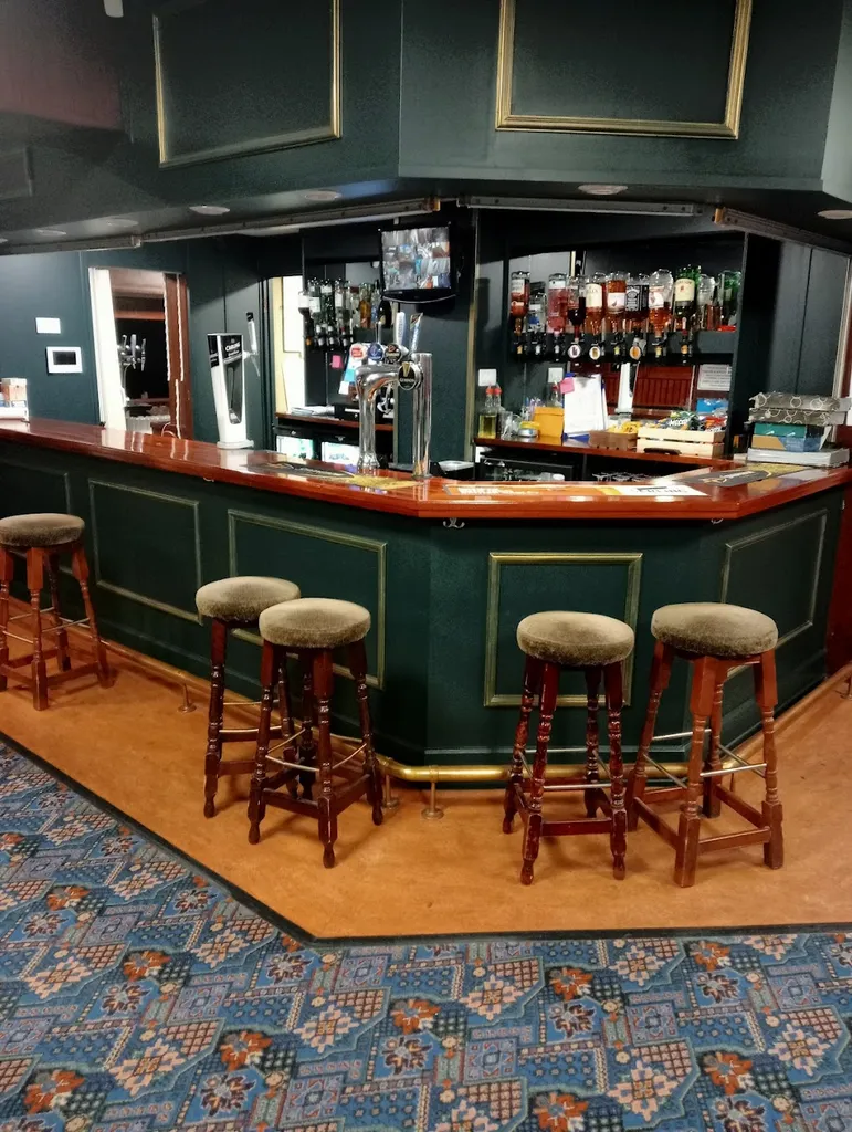 Bar 111