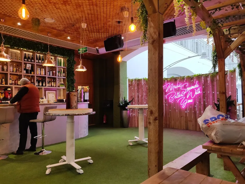 Bar Boujee