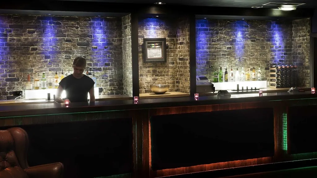 Bar Paragon