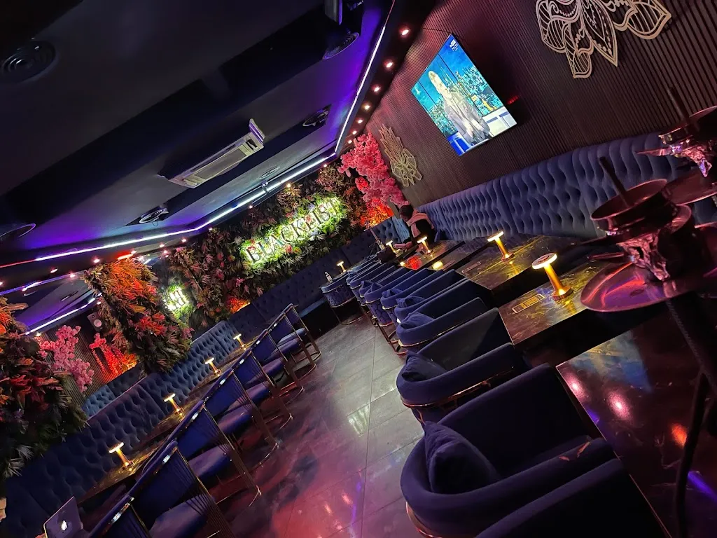 Blacklist Lounge (Shisha Lounge,Shisha Bar,Hookah Bar Camden)