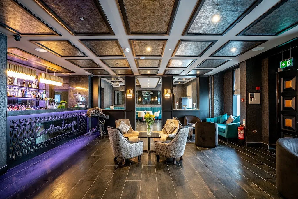 Carlton Lounge Kingsbury (Indian Restaurant/Takeaway/Bar/Banqueting)
