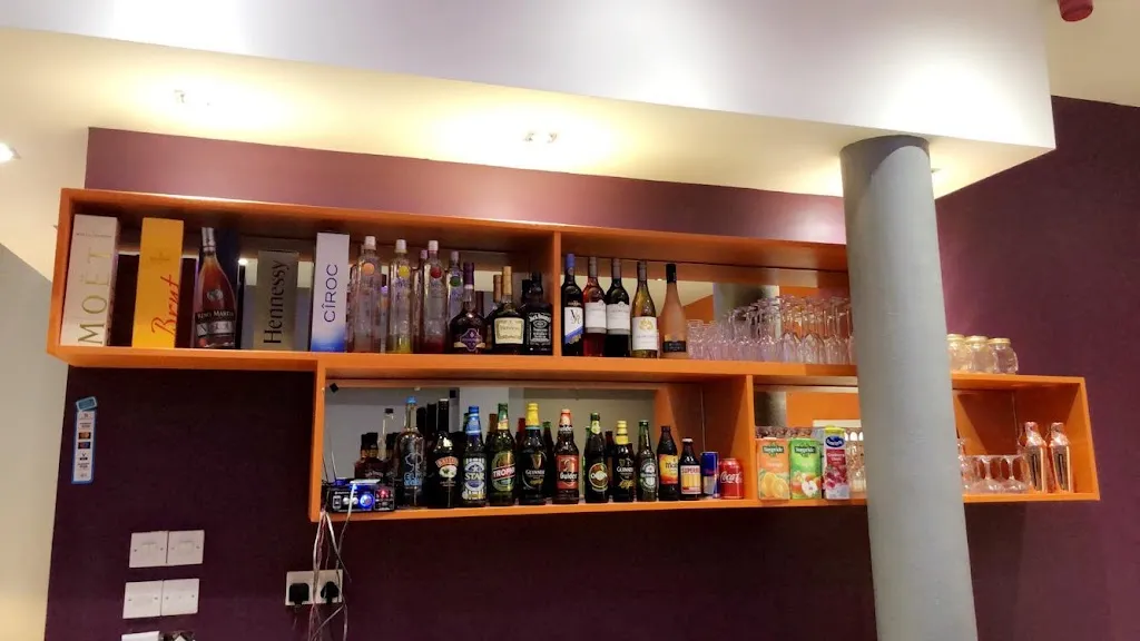 Chichi Dishes Restaurant and Bar