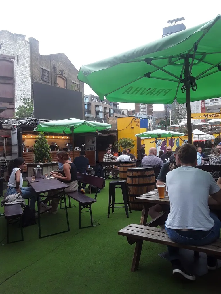 Courtyard Bar at Vinegar Yard