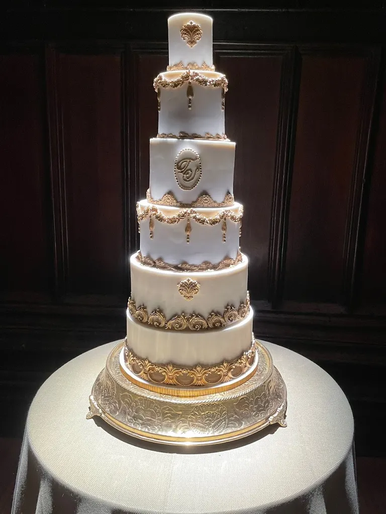 Designer Cakes by Elle