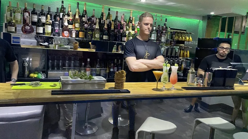 Dubai Lounge