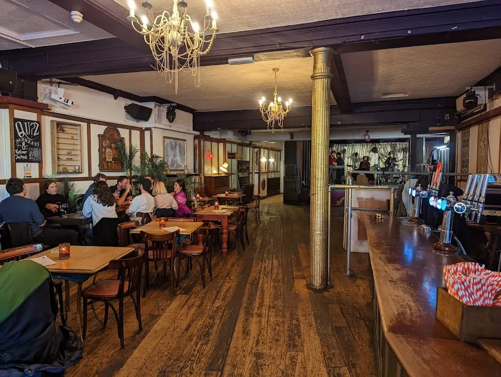 Fox & Firkin
