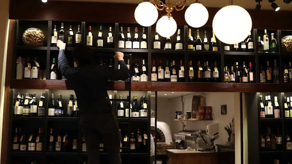 Giovanna’s Deli & Wine