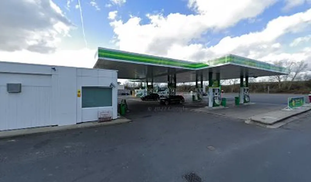 Greggs BP Forecourt Eastbound
