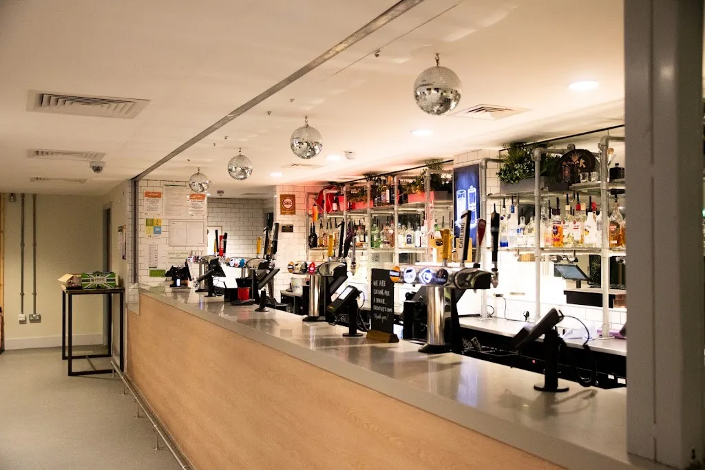 Guy's Bar