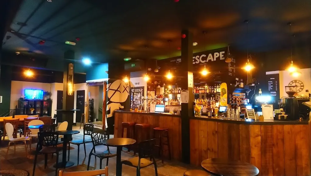 Hackney Den