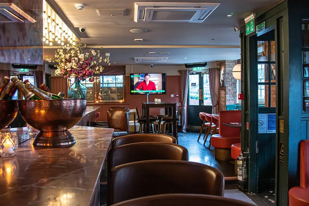 Hart Lounge