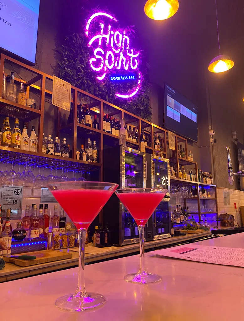 High Spirit Cocktail Bar