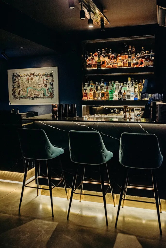 Hux Cocktail Bar