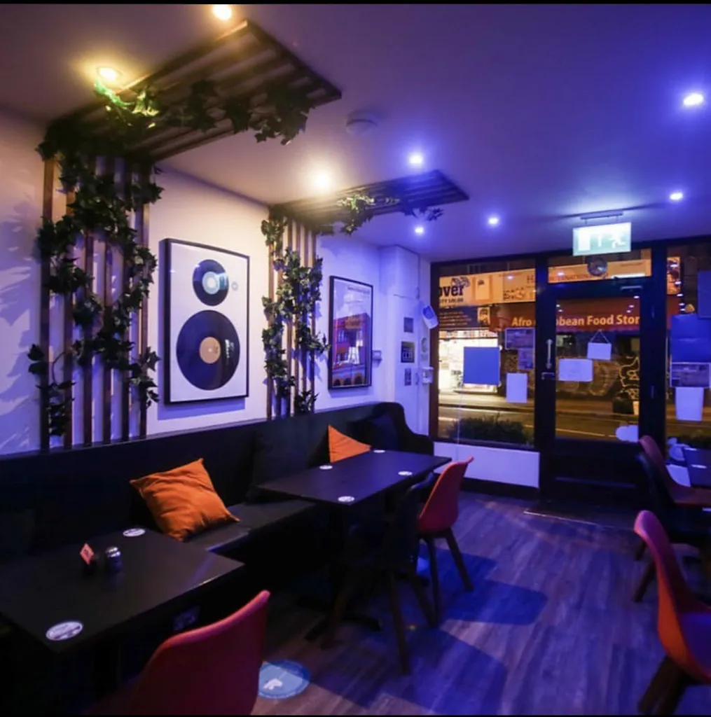 Issa Vibe Bar & Lounge