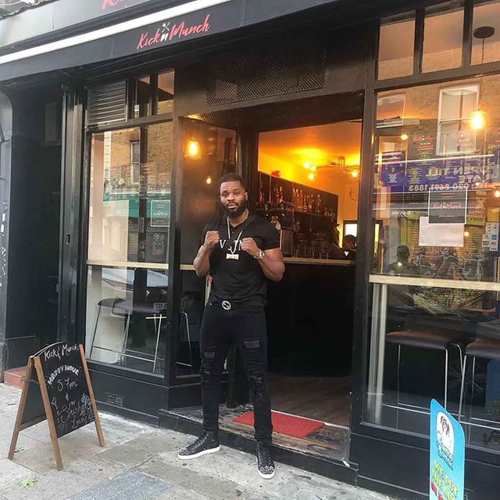 Kick n Munch Lounge