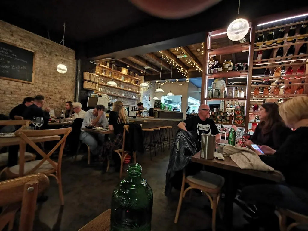 L'Oculto Cocina - Wine Bar - Shop