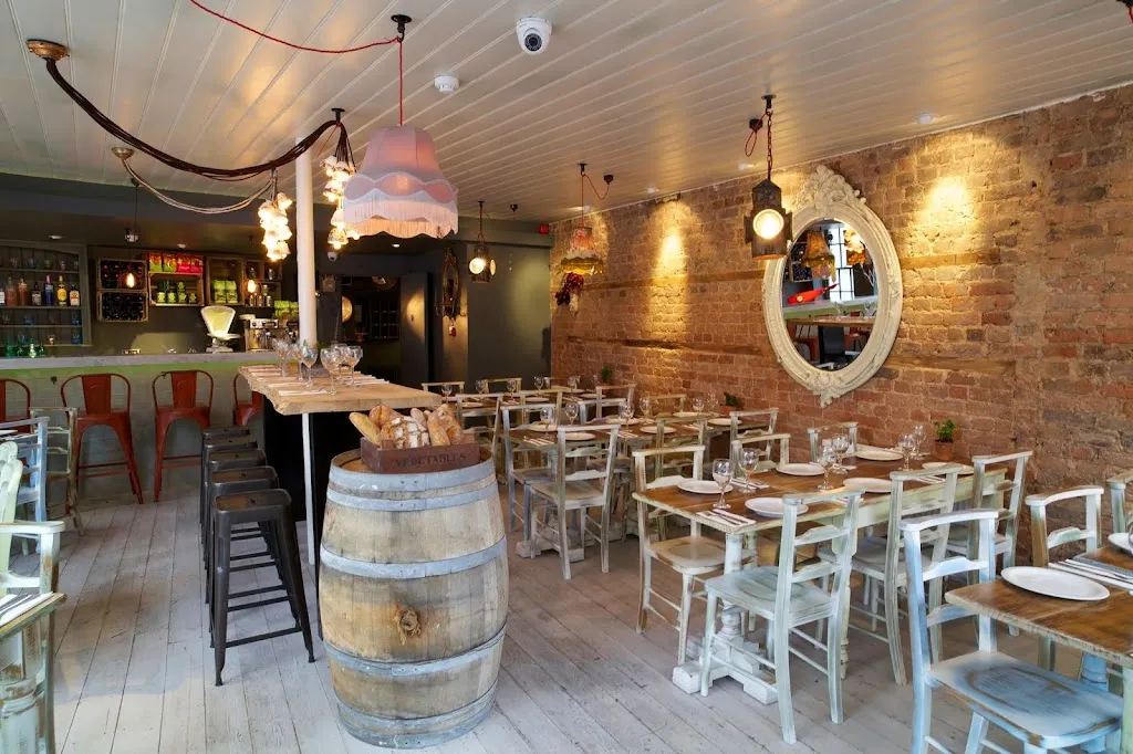 La Farola Restaurant