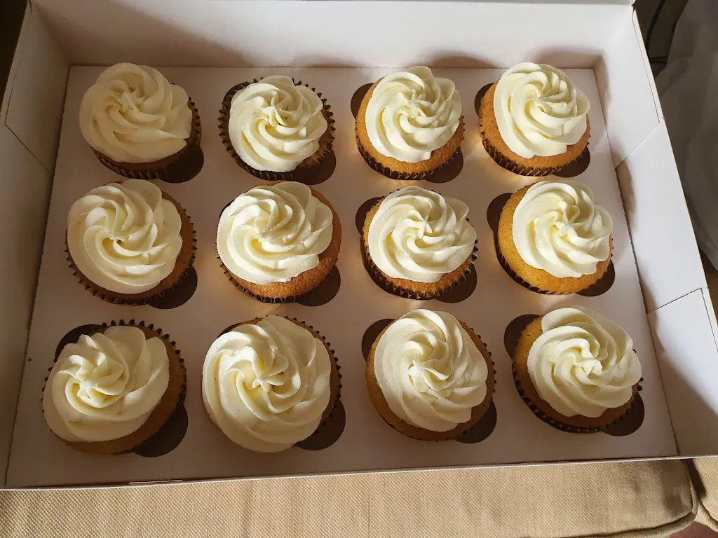 Lake Thomas Cakes