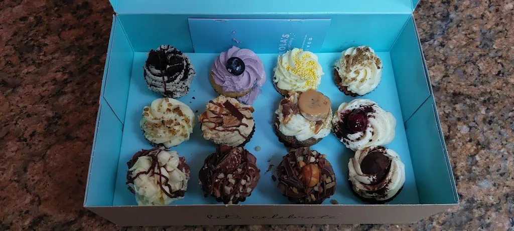 Lola's Cupcakes Collection Locker - Wimbledon