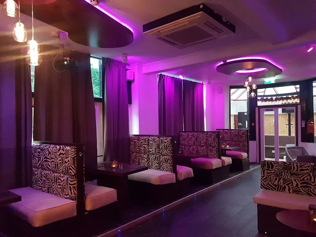 Lounge 404