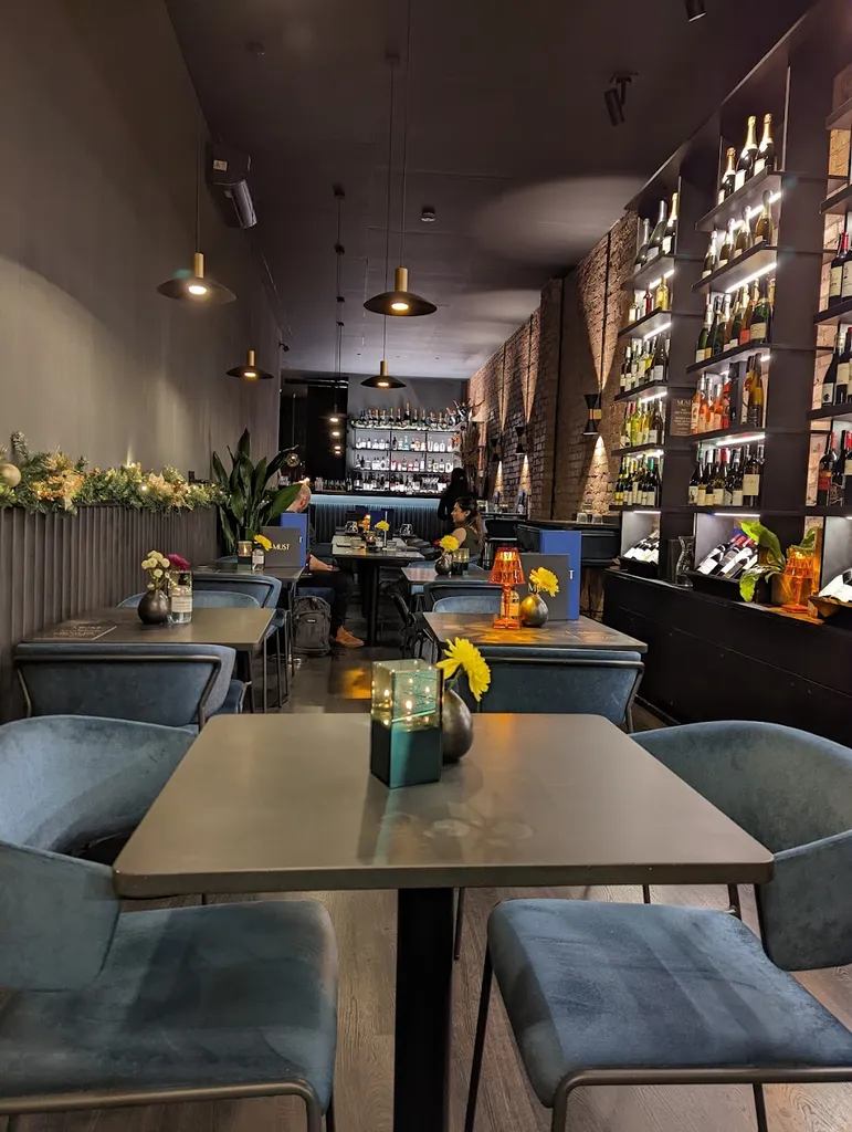 MUST Wine Bar Hampstead