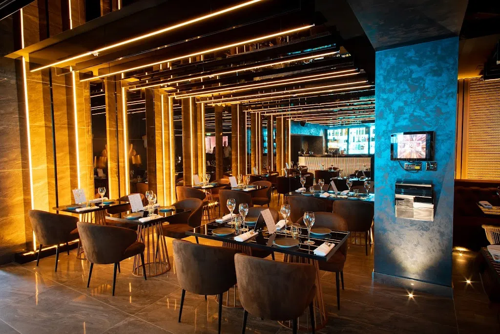 No5 Dining & Lounge