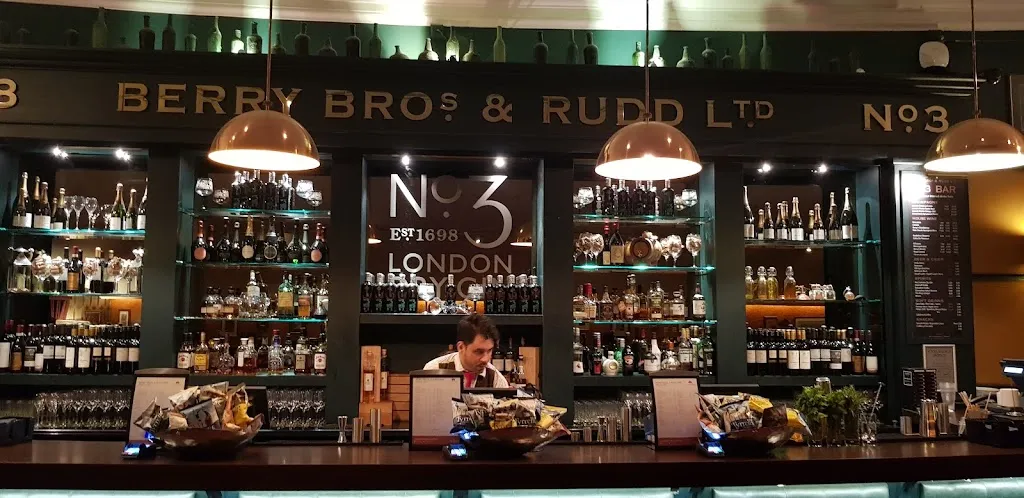North Circle Bar