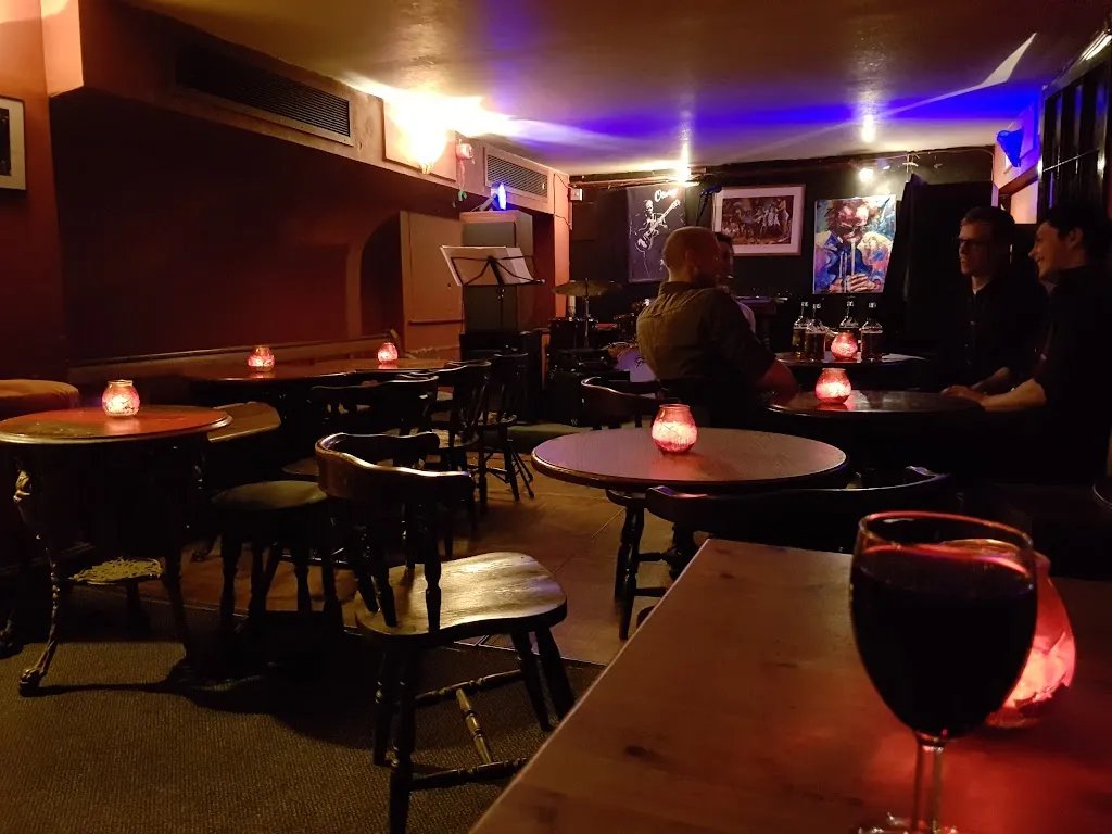 Oliver's Jazz Bar
