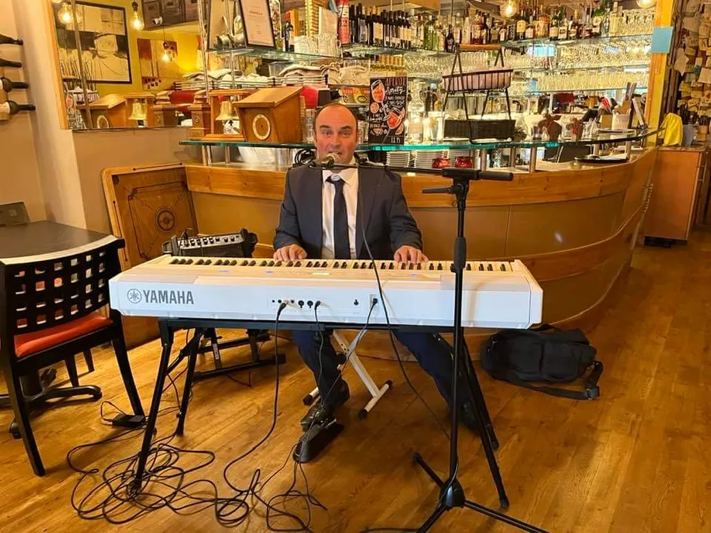 Paul Piano. Pianist Entertainer.