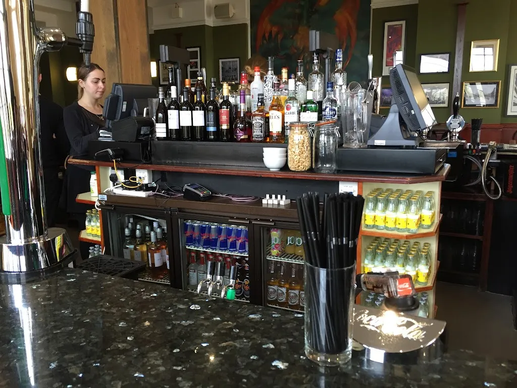 Phoenix Bar & Pizzeria