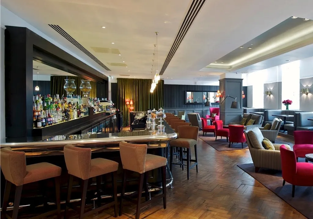 Quarter Bar & Lounge