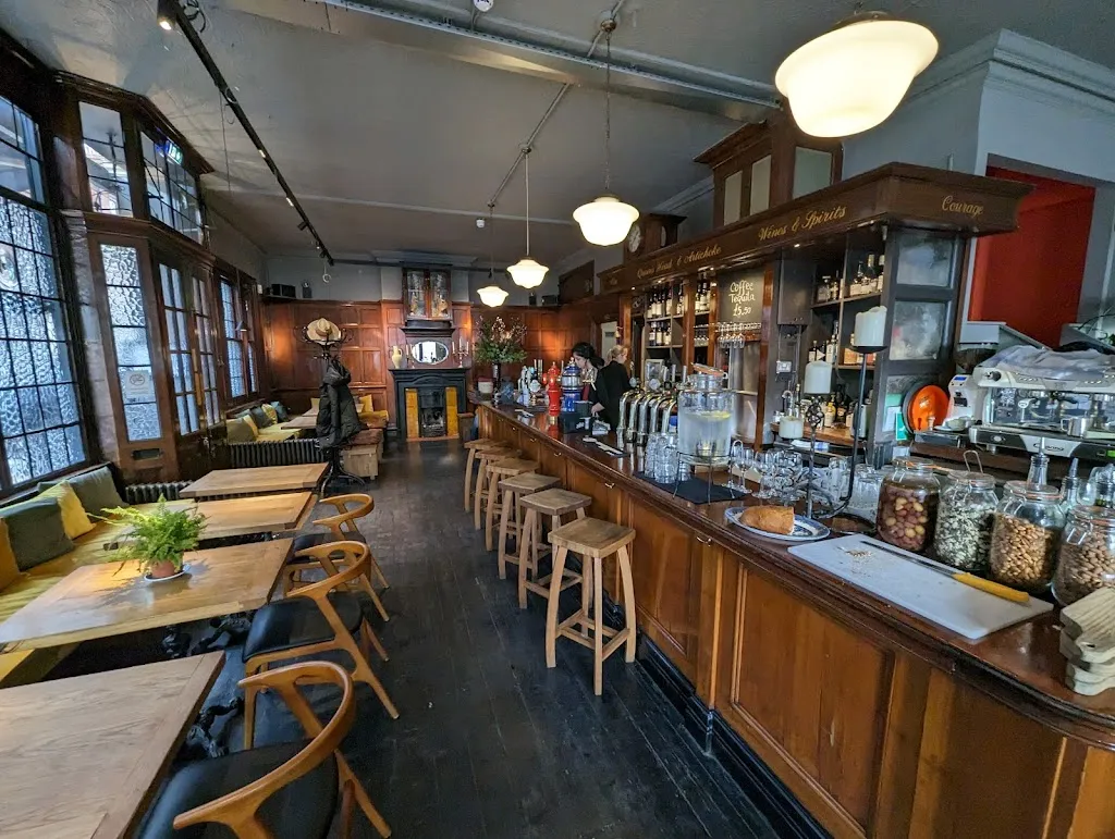 Queens Head & Artichoke