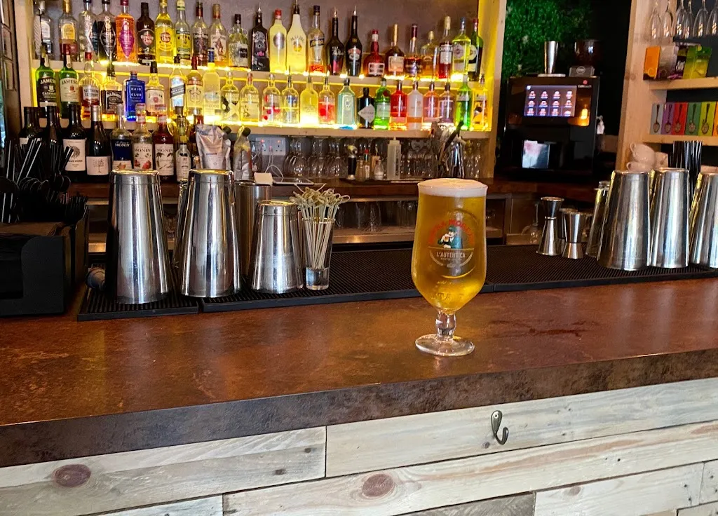 rm5 lounge bar