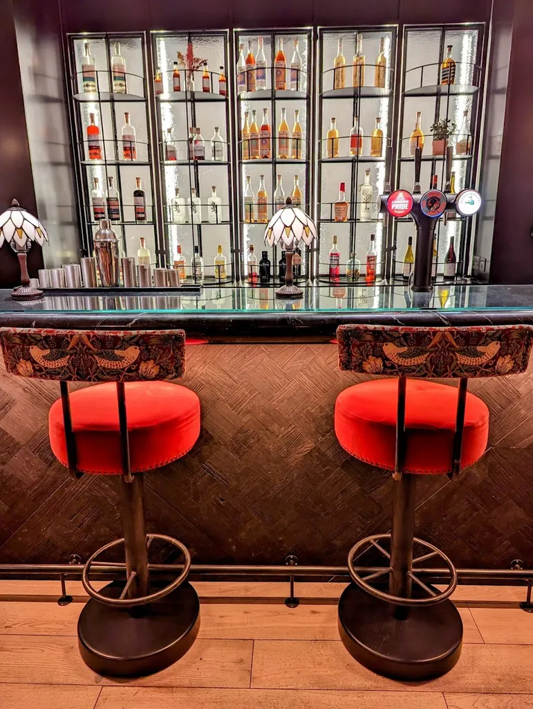 Room2 Bar