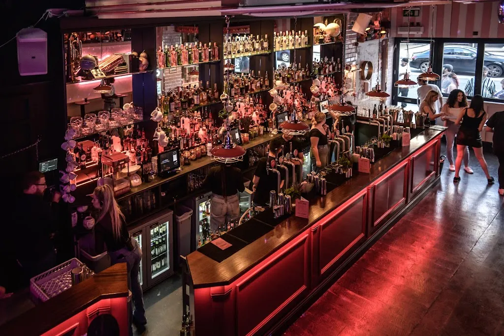 Simmons Bar | Putney