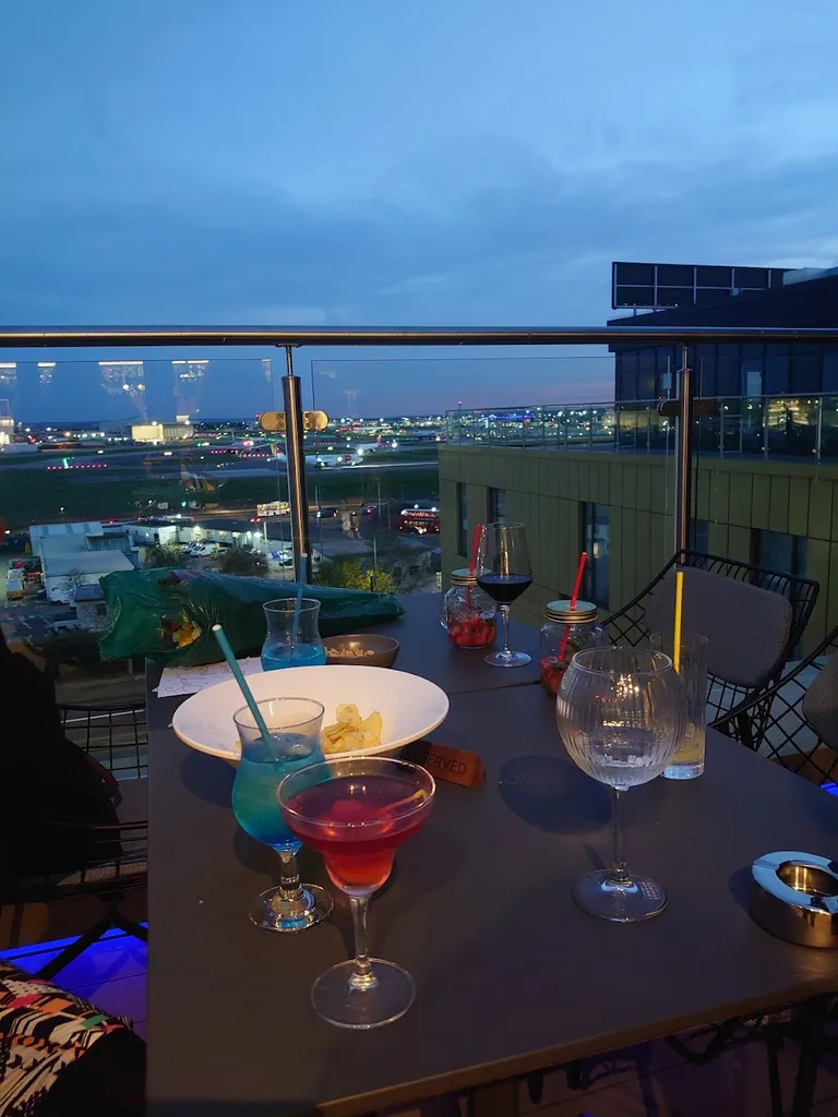 sky-bar-opening-times-contacts-bar-in-london