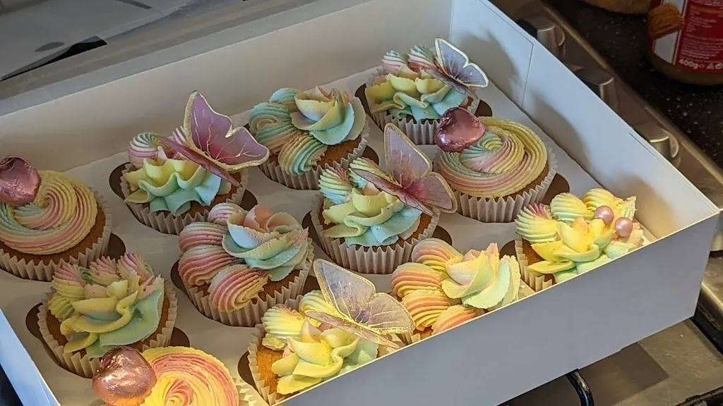 Something Sweet Cakes (Cupcakes,Dessert,Cake, West Norwood) CLOSED 25.07 - 04.09 HALF TERM