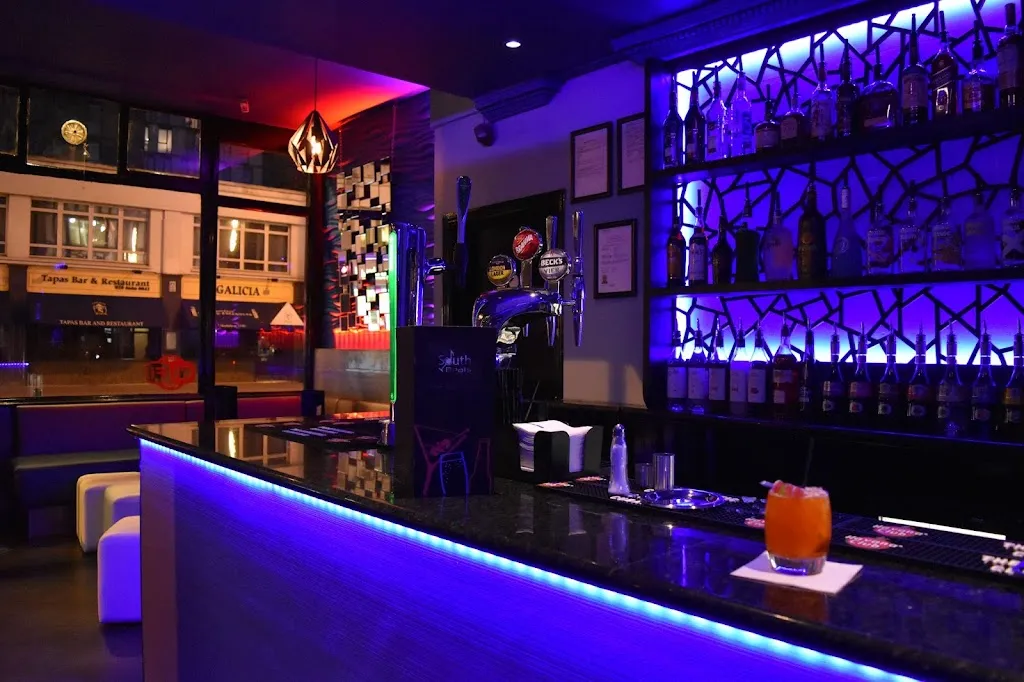 South Beats Cocktail Bar & Lounge