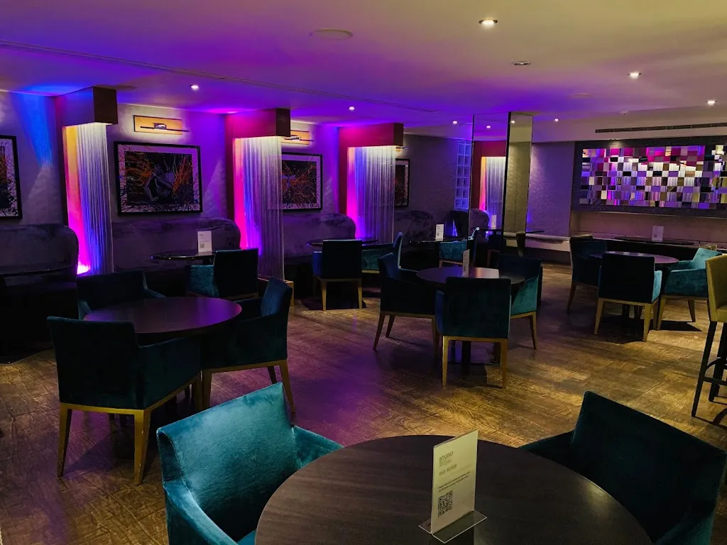 Studio Bar