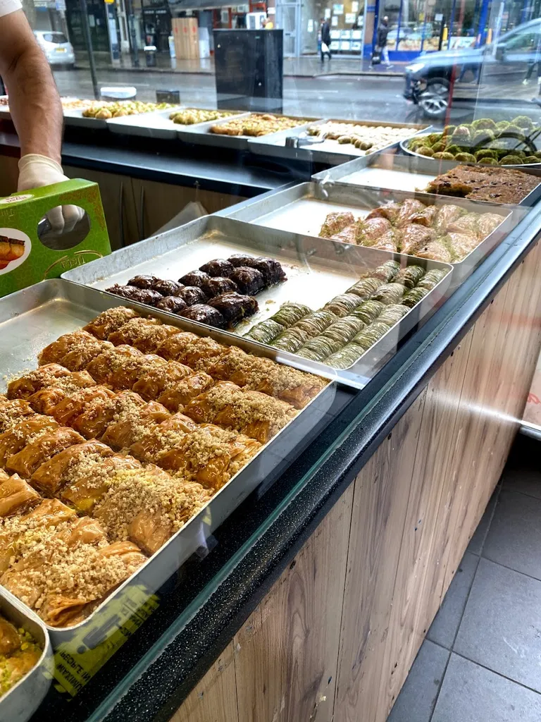 Super Baklava Niyazi Usta