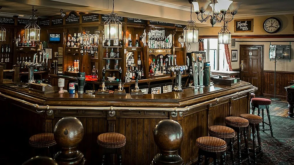 The Bell On The Green - Pub, Bar and Indian Restaurant